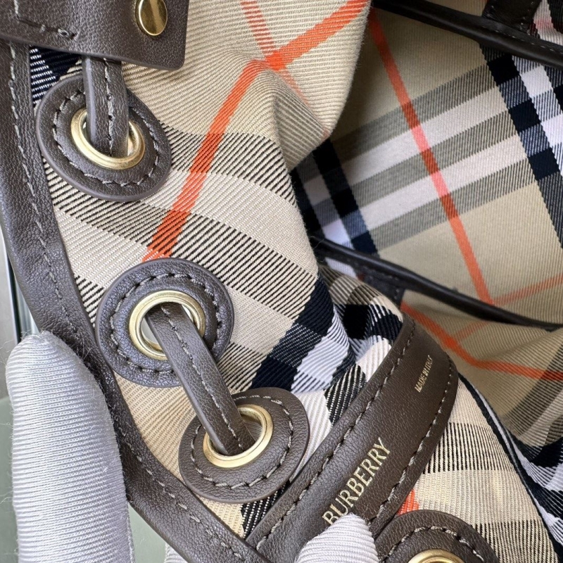 Bv*b*rry bucket bags